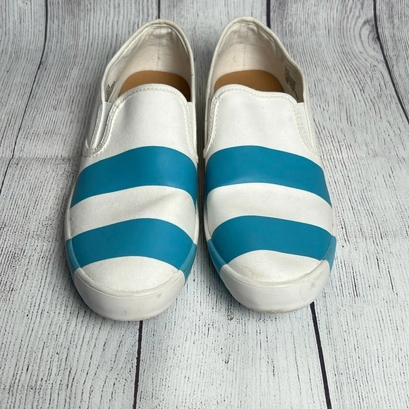 Steve Madden stripped slip on Size 8.5 - Picture 1 of 5